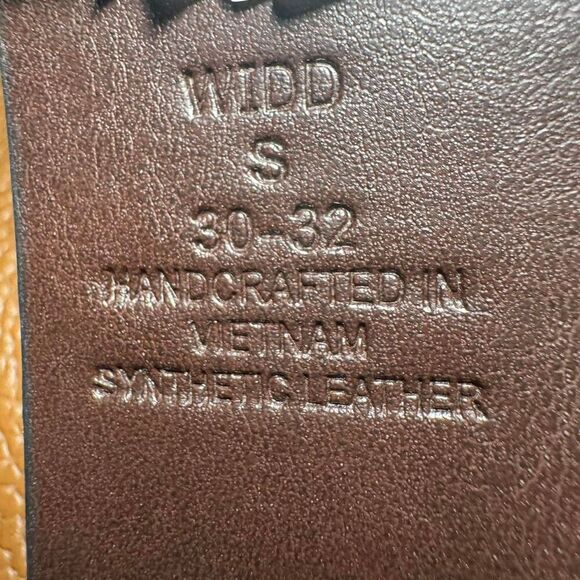 Guess Men's Black and Brown Reversible Synthetic Leather Belt Sz 30-32 - Picture 4 of 5